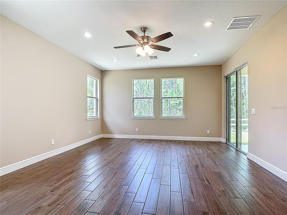 For Sale: $688,000 (4 beds, 3 baths, 2927 Square Feet)