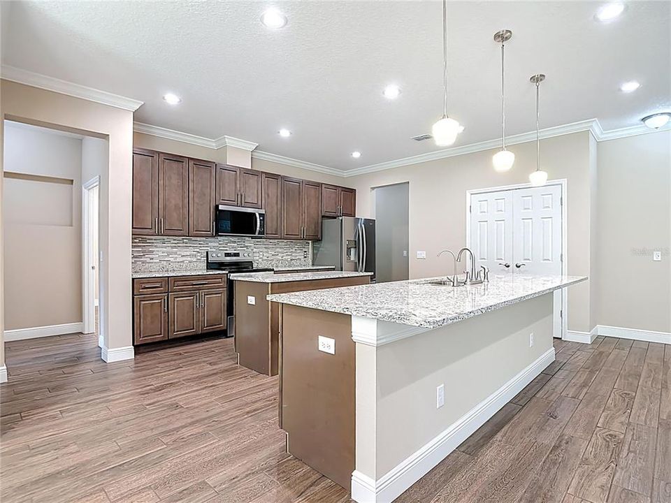 For Sale: $688,000 (4 beds, 3 baths, 2927 Square Feet)