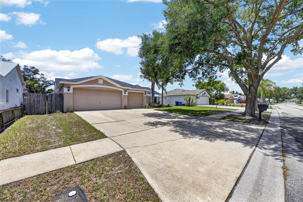 For Sale: $539,000 (5 beds, 3 baths, 2045 Square Feet)