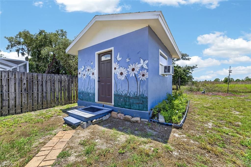 For Sale: $539,000 (5 beds, 3 baths, 2045 Square Feet)