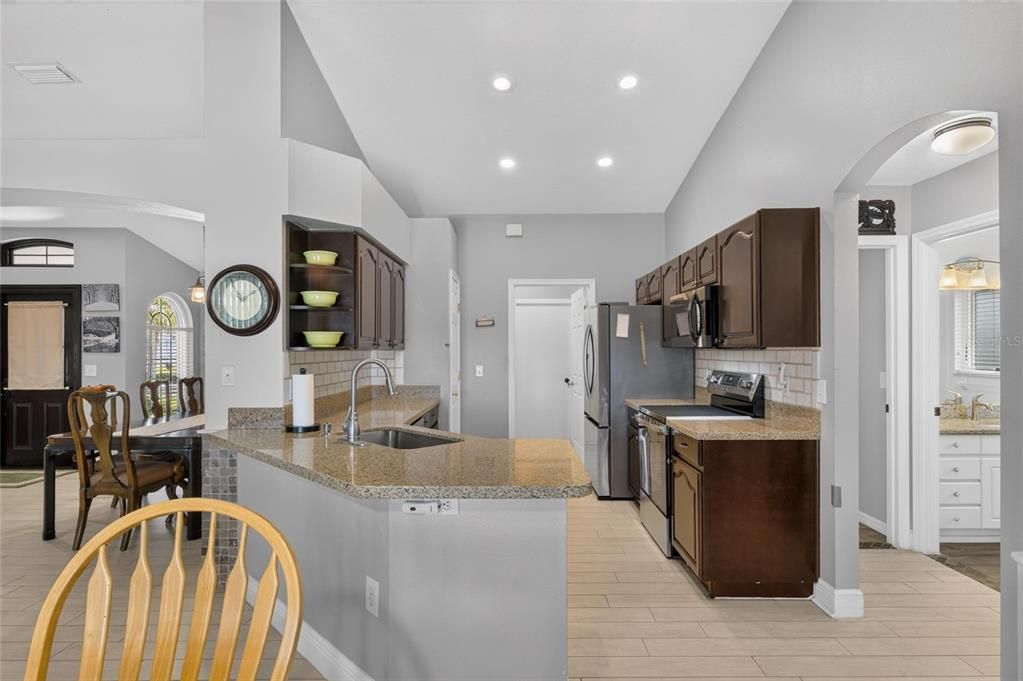 For Sale: $539,000 (5 beds, 3 baths, 2045 Square Feet)