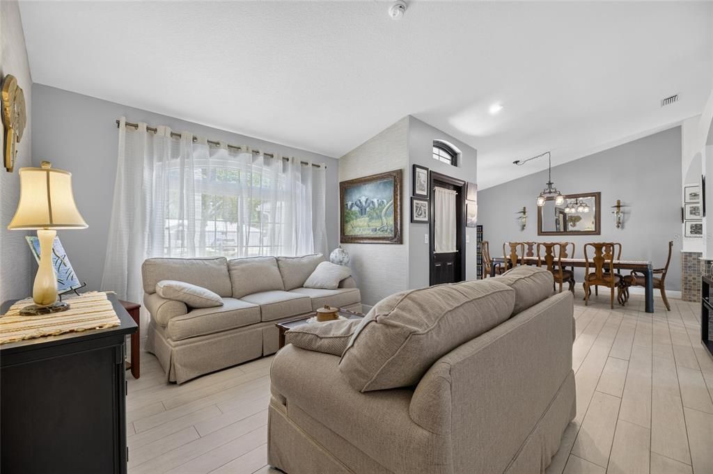 For Sale: $539,000 (5 beds, 3 baths, 2045 Square Feet)