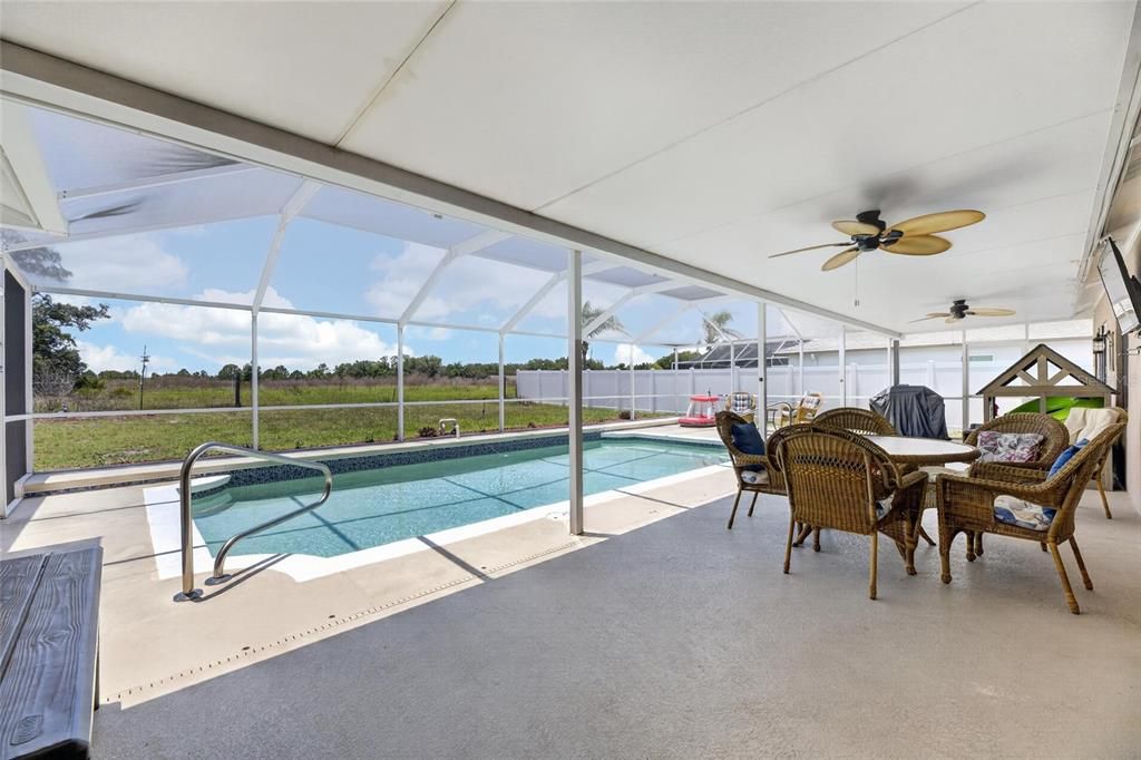 For Sale: $539,000 (5 beds, 3 baths, 2045 Square Feet)