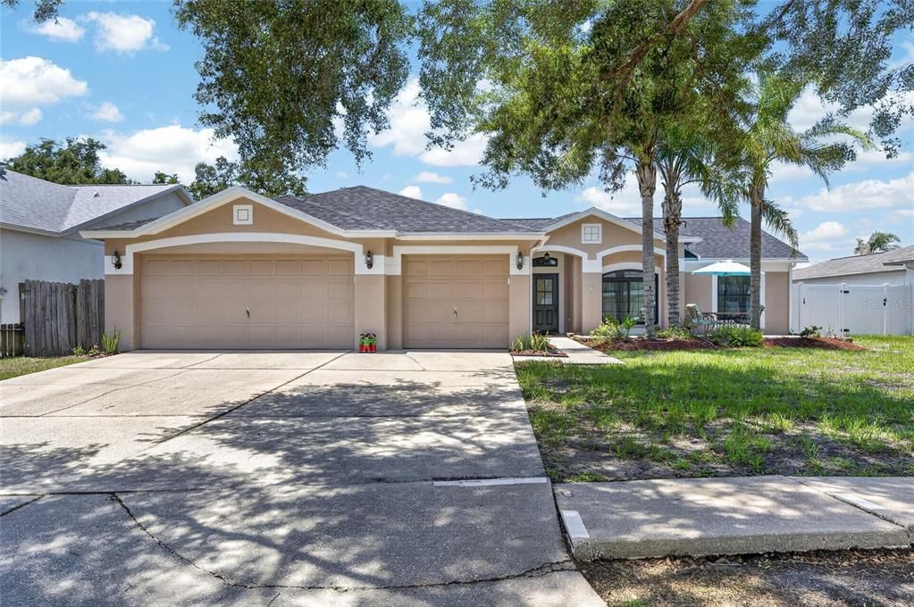 For Sale: $539,000 (5 beds, 3 baths, 2045 Square Feet)