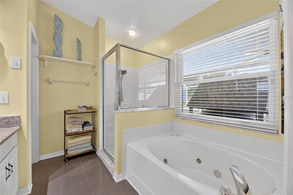 For Sale: $539,000 (5 beds, 3 baths, 2045 Square Feet)