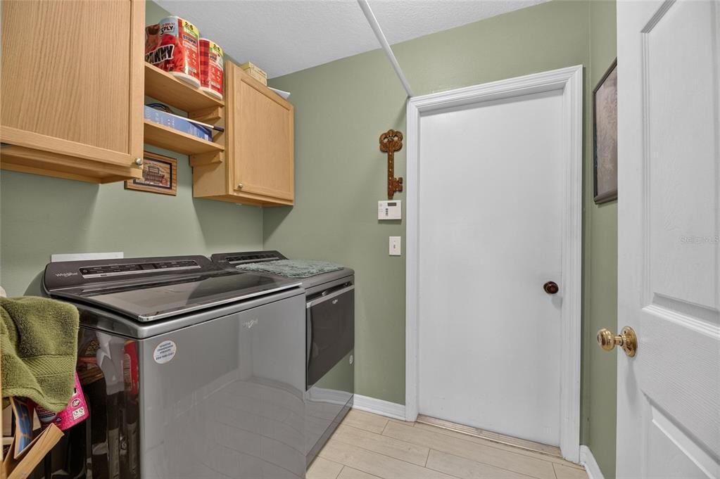 For Sale: $539,000 (5 beds, 3 baths, 2045 Square Feet)