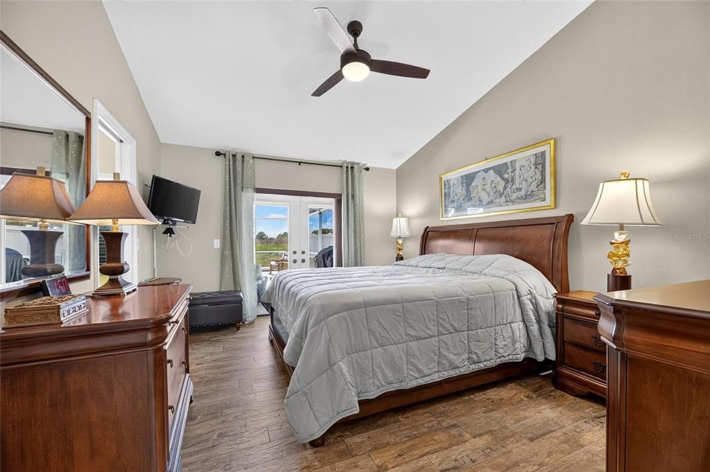 For Sale: $539,000 (5 beds, 3 baths, 2045 Square Feet)
