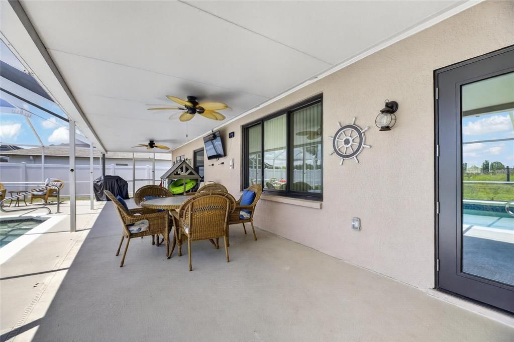 For Sale: $539,000 (5 beds, 3 baths, 2045 Square Feet)