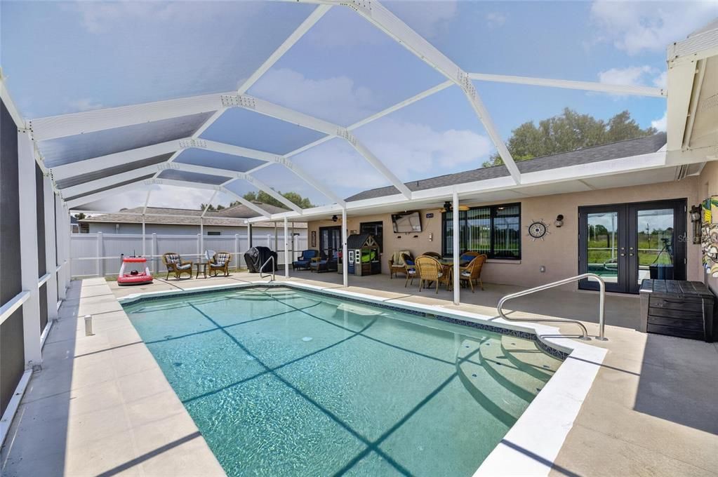 For Sale: $539,000 (5 beds, 3 baths, 2045 Square Feet)