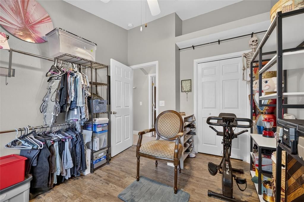 For Sale: $539,000 (5 beds, 3 baths, 2045 Square Feet)