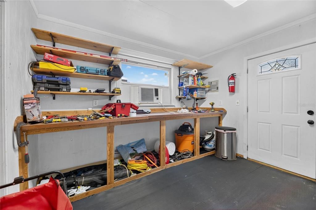 For Sale: $539,000 (5 beds, 3 baths, 2045 Square Feet)