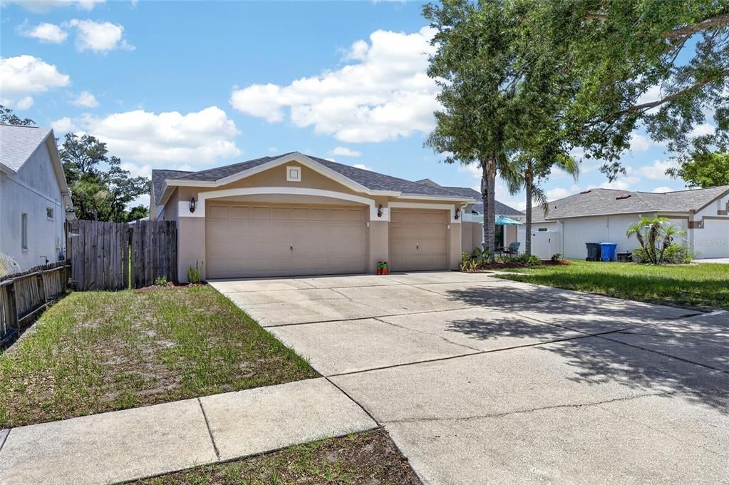 For Sale: $539,000 (5 beds, 3 baths, 2045 Square Feet)
