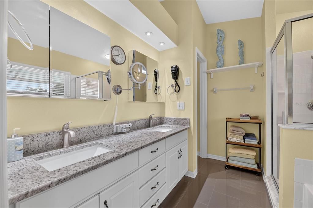 For Sale: $539,000 (5 beds, 3 baths, 2045 Square Feet)
