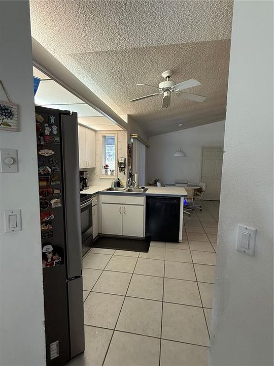 For Sale: $489,900 (3 beds, 2 baths, 2160 Square Feet)