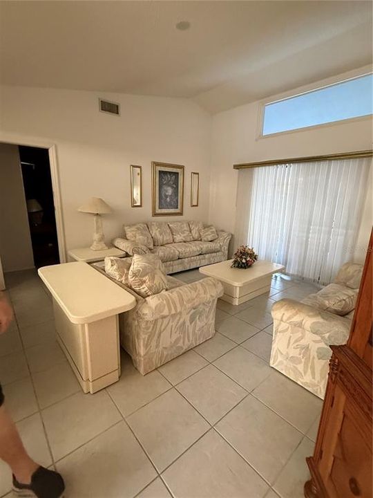 For Sale: $489,900 (3 beds, 2 baths, 2160 Square Feet)