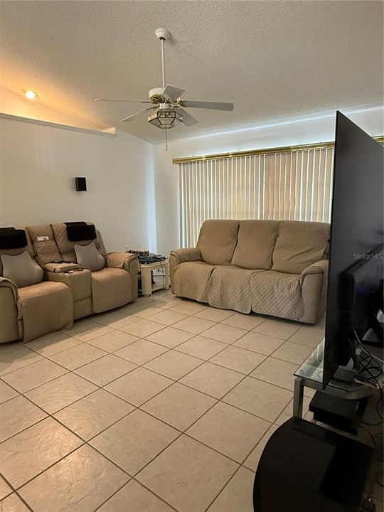 For Sale: $489,900 (3 beds, 2 baths, 2160 Square Feet)