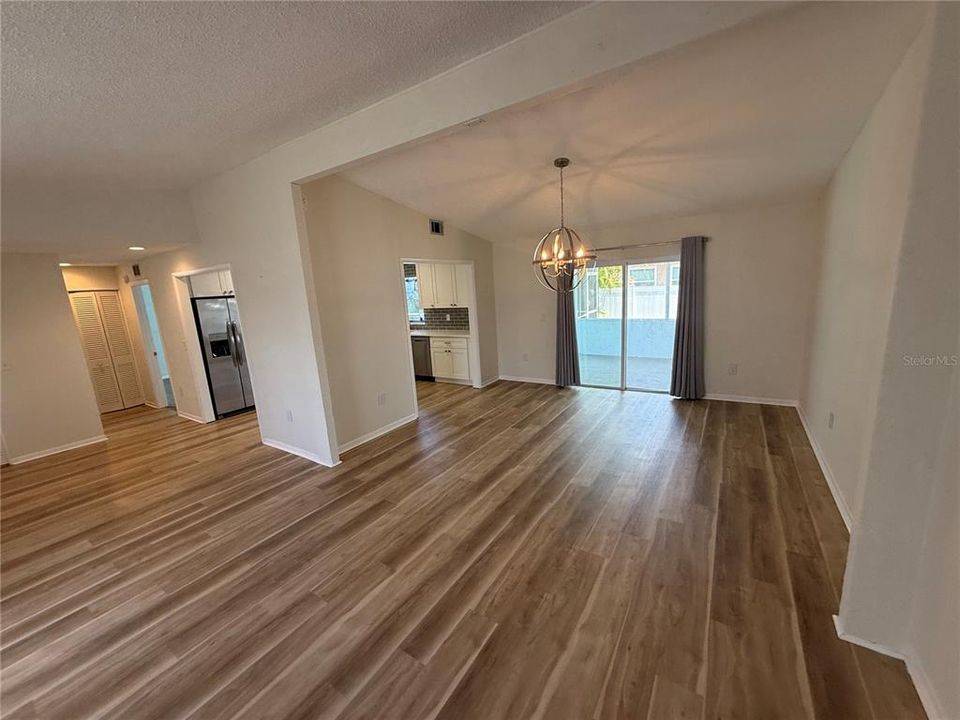 For Sale: $260,000 (2 beds, 2 baths, 1196 Square Feet)