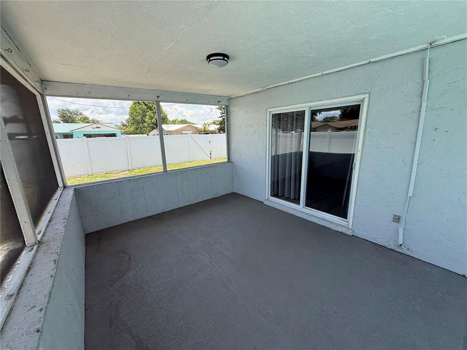 For Sale: $260,000 (2 beds, 2 baths, 1196 Square Feet)
