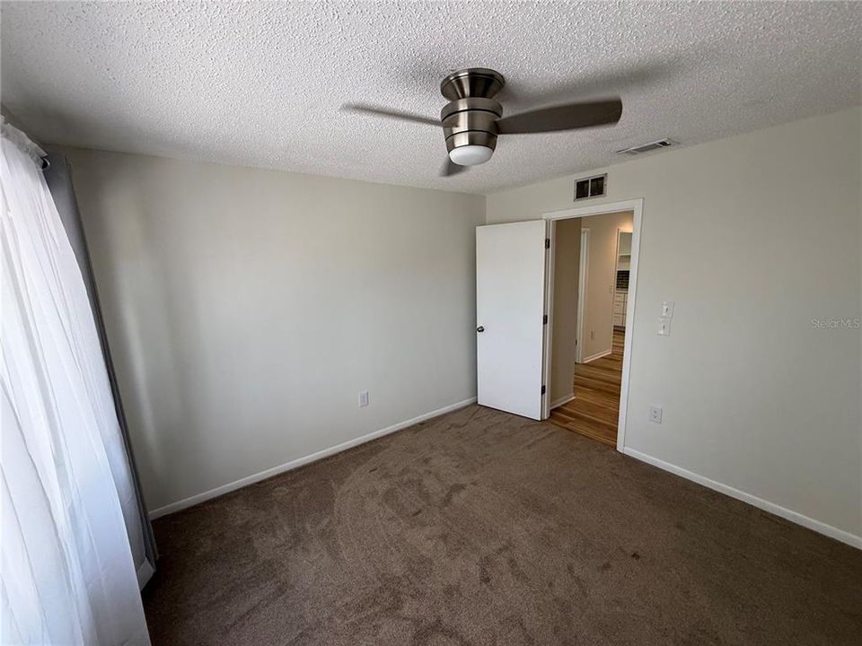 For Sale: $260,000 (2 beds, 2 baths, 1196 Square Feet)