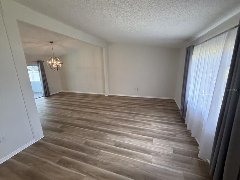 For Sale: $260,000 (2 beds, 2 baths, 1196 Square Feet)