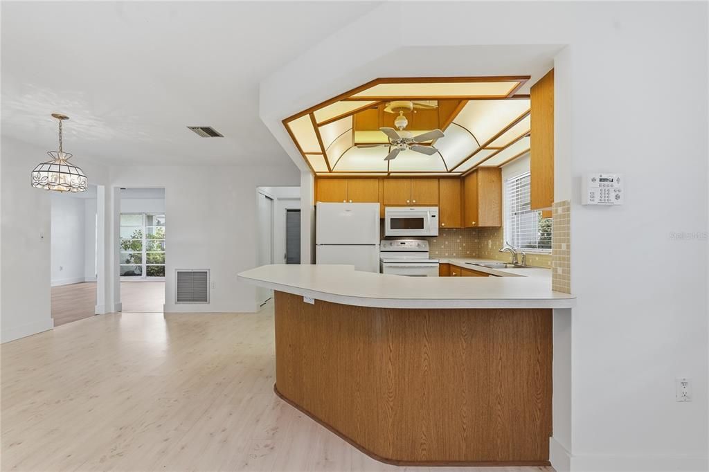 На продажу: $435,000 (3 спален, 3 ванн, 1687 Квадратных фут)