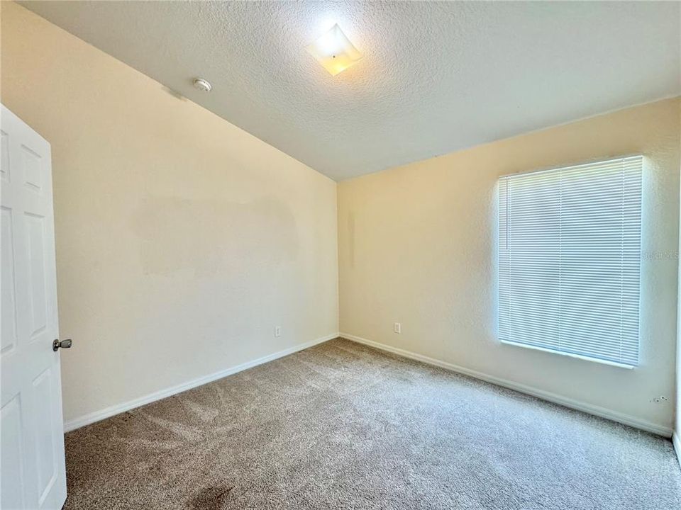 For Rent: $2,100 (4 beds, 3 baths, 1883 Square Feet)