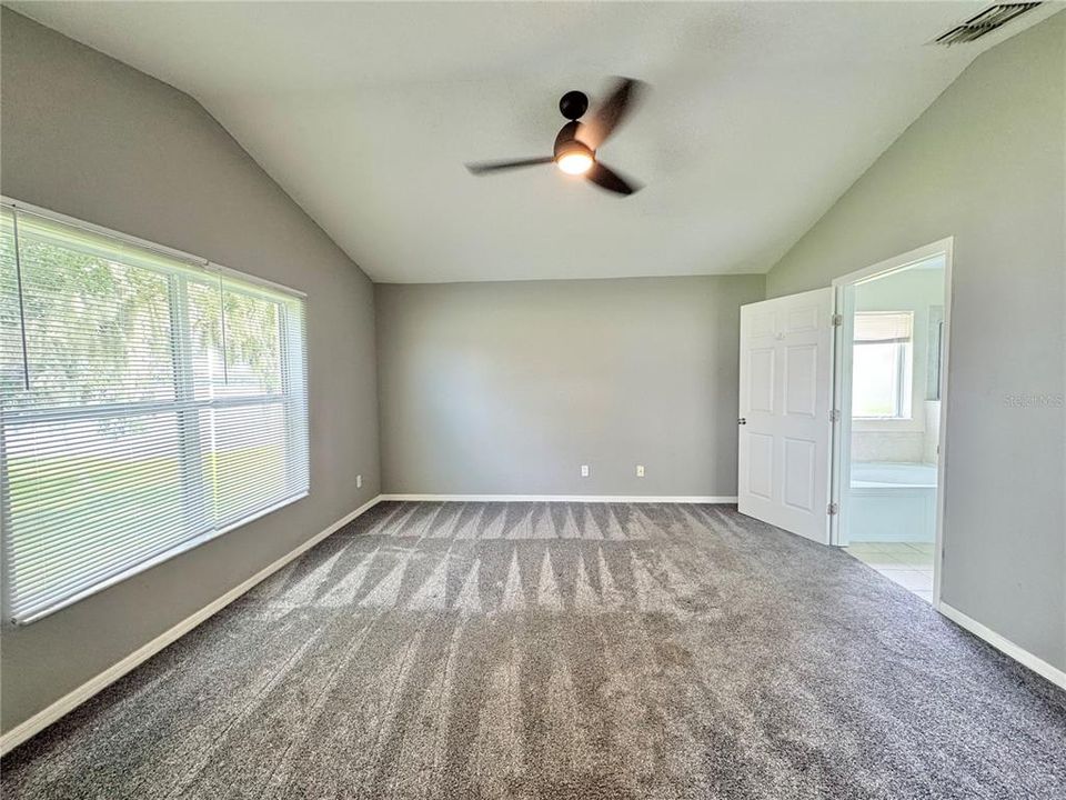 For Rent: $2,100 (4 beds, 3 baths, 1883 Square Feet)