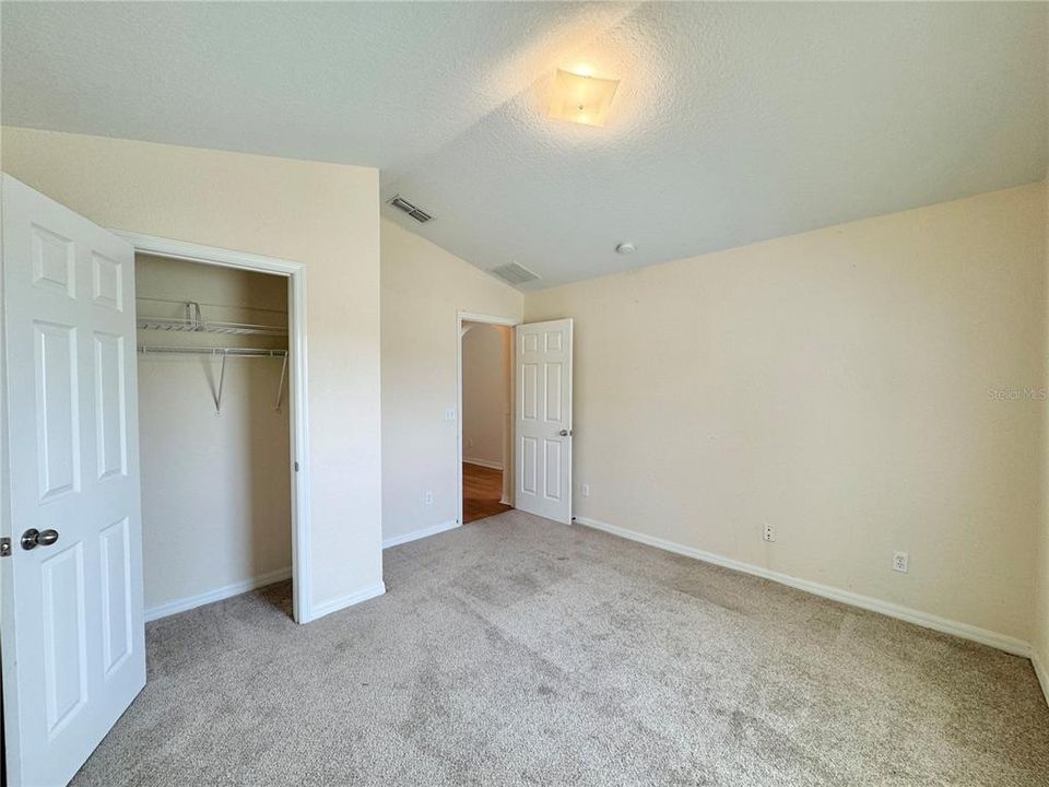 For Rent: $2,100 (4 beds, 3 baths, 1883 Square Feet)