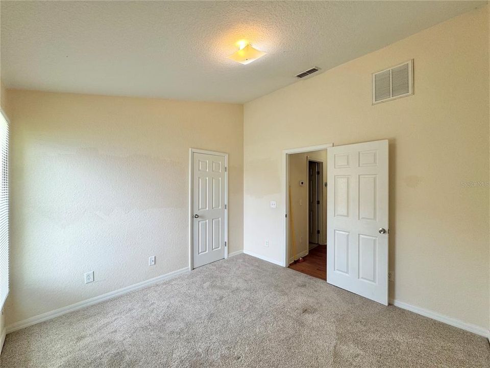 For Rent: $2,100 (4 beds, 3 baths, 1883 Square Feet)