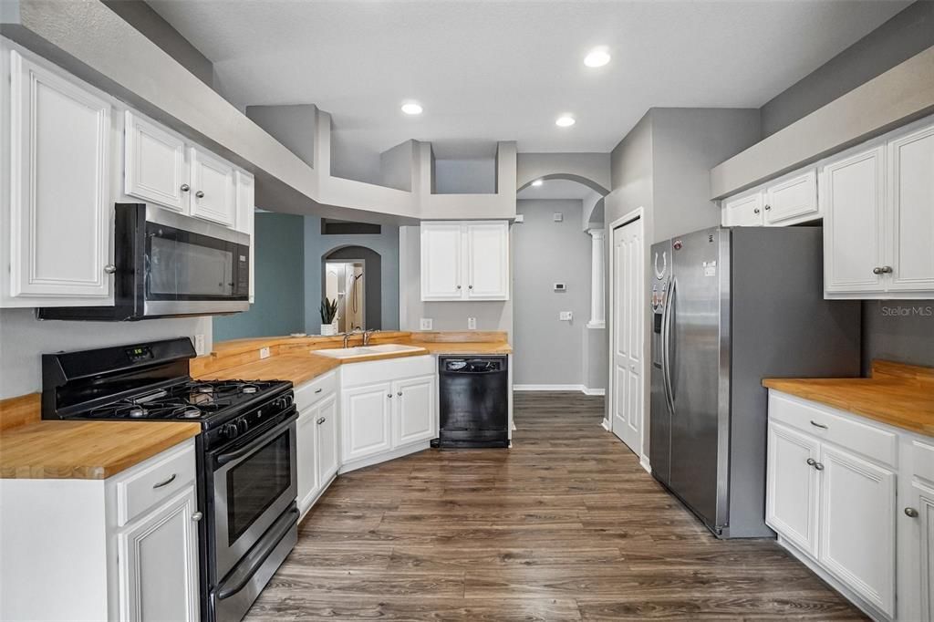 For Sale: $465,000 (4 beds, 2 baths, 2229 Square Feet)