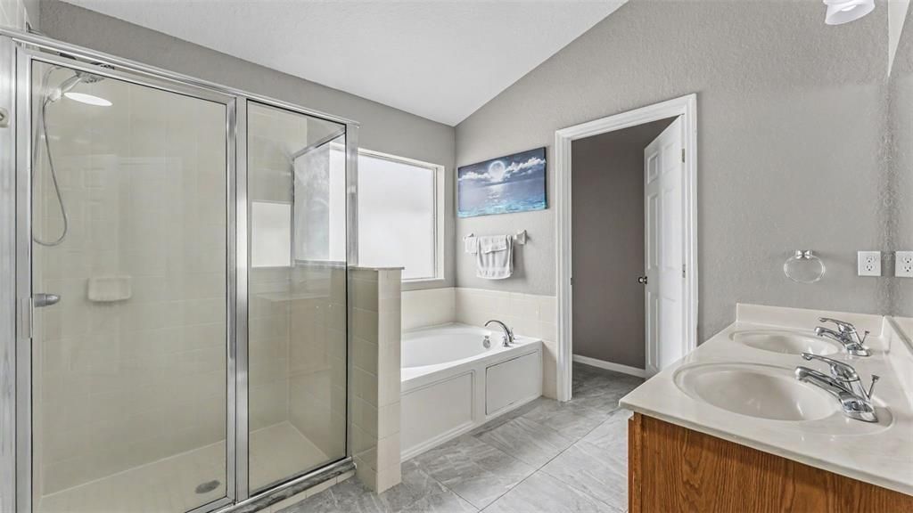 For Sale: $349,900 (4 beds, 3 baths, 2133 Square Feet)