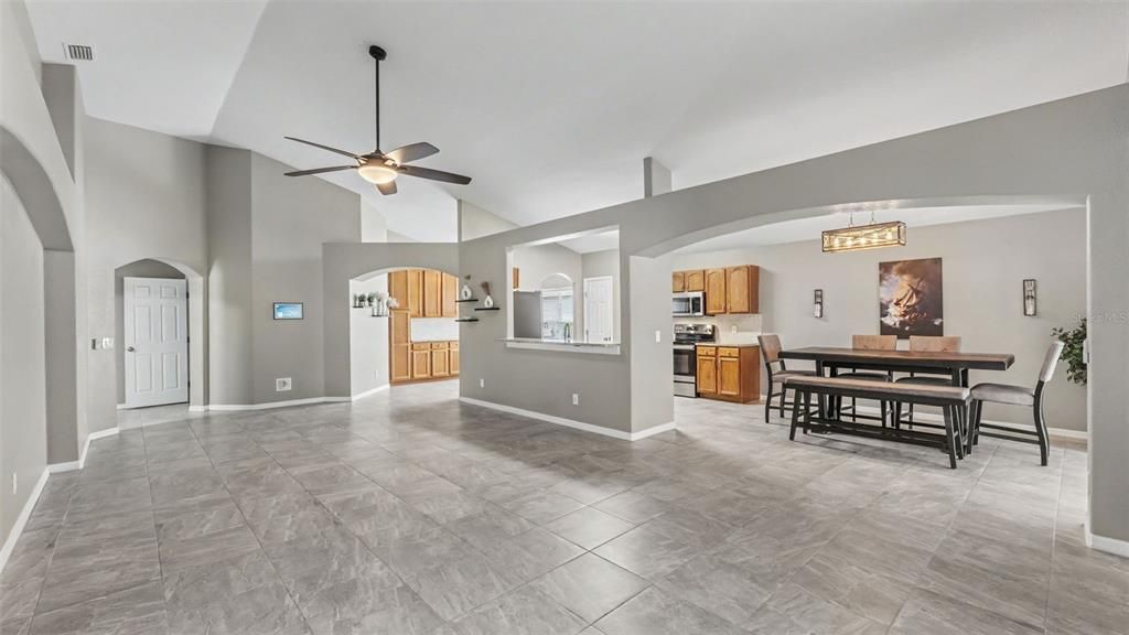 For Sale: $349,900 (4 beds, 3 baths, 2133 Square Feet)