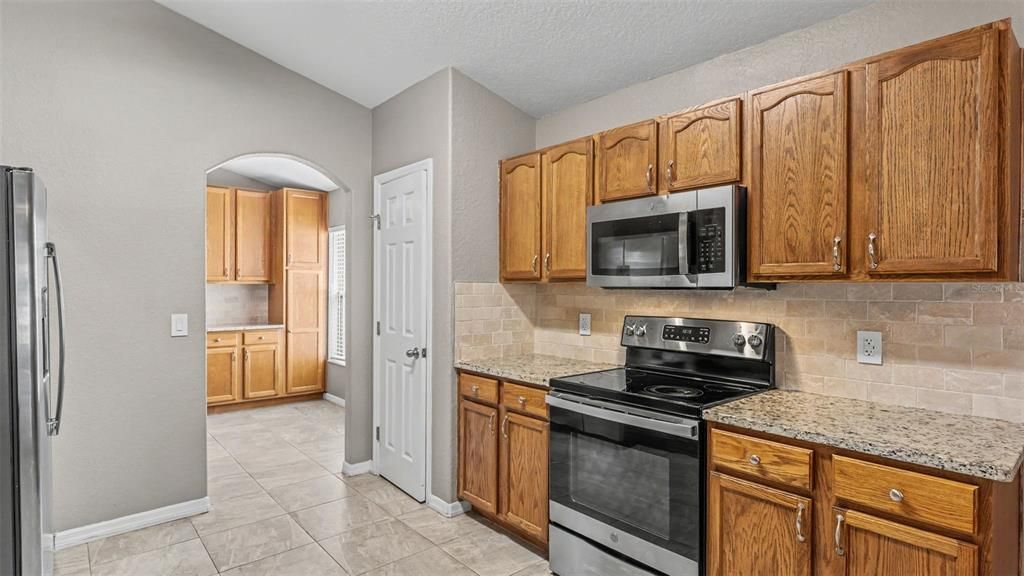 For Sale: $349,900 (4 beds, 3 baths, 2133 Square Feet)