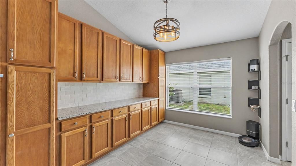 For Sale: $349,900 (4 beds, 3 baths, 2133 Square Feet)