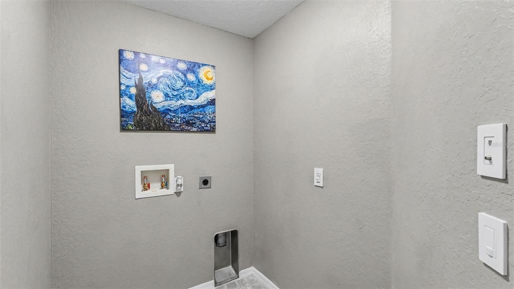 For Sale: $349,900 (4 beds, 3 baths, 2133 Square Feet)