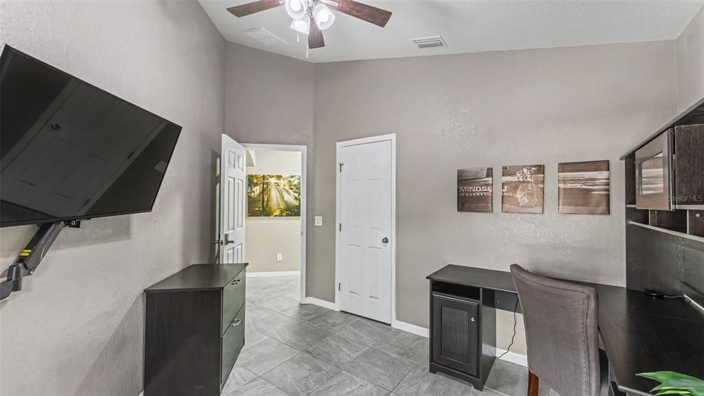 For Sale: $349,900 (4 beds, 3 baths, 2133 Square Feet)