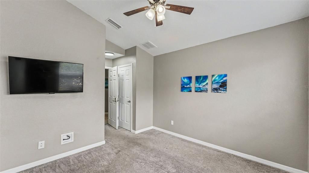For Sale: $349,900 (4 beds, 3 baths, 2133 Square Feet)