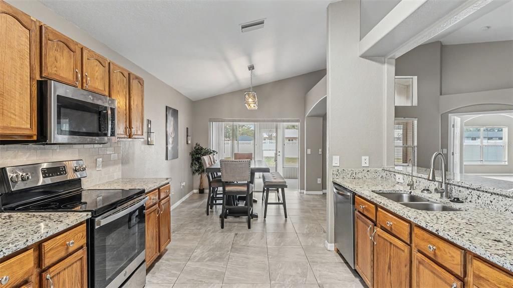 For Sale: $349,900 (4 beds, 3 baths, 2133 Square Feet)