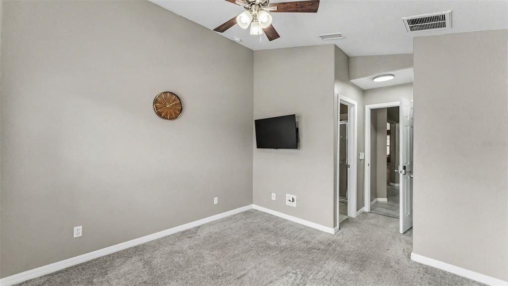 For Sale: $349,900 (4 beds, 3 baths, 2133 Square Feet)