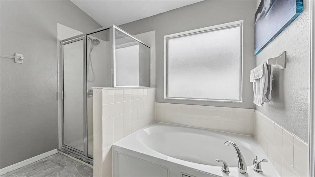 For Sale: $349,900 (4 beds, 3 baths, 2133 Square Feet)