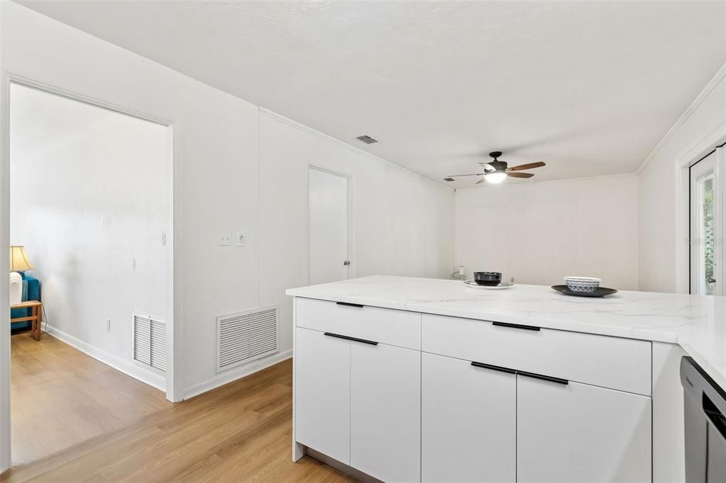 En Venta: $295,000 (3 camas, 2 baños, 1267 Pies cuadrados)