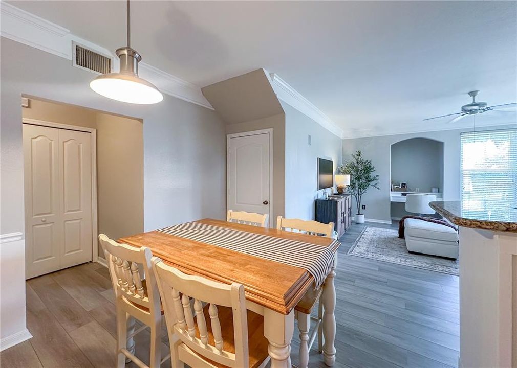 For Rent: $1,750 (1 beds, 1 baths, 834 Square Feet)