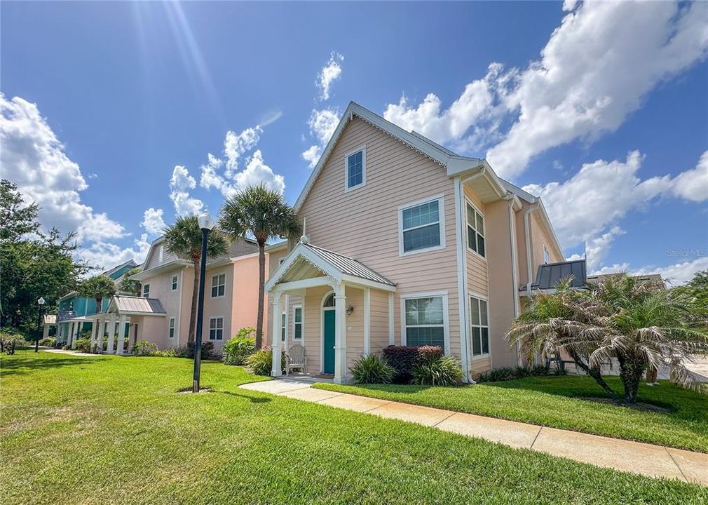 For Rent: $1,750 (1 beds, 1 baths, 834 Square Feet)
