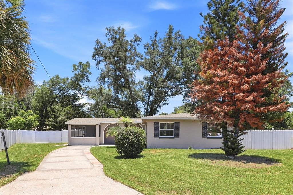 For Sale: $475,000 (3 beds, 2 baths, 1238 Square Feet)
