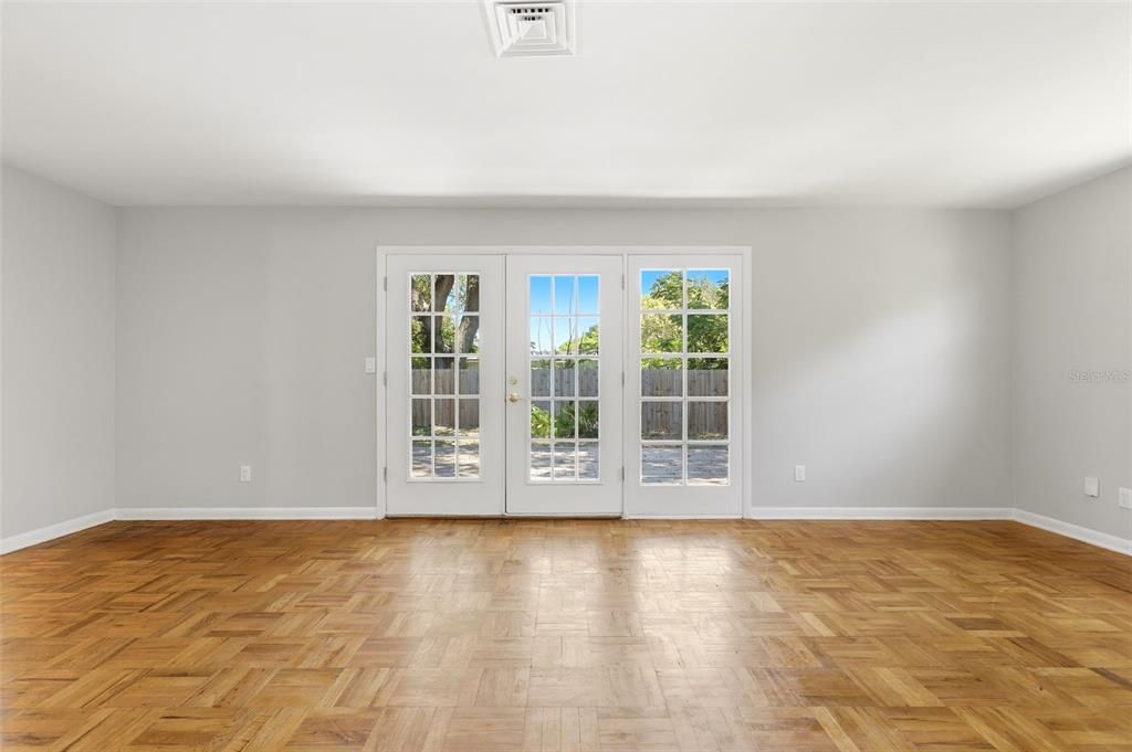 For Sale: $475,000 (3 beds, 2 baths, 1238 Square Feet)