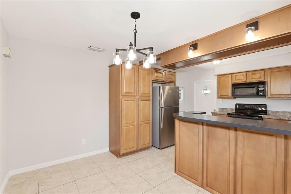 For Sale: $475,000 (3 beds, 2 baths, 1238 Square Feet)