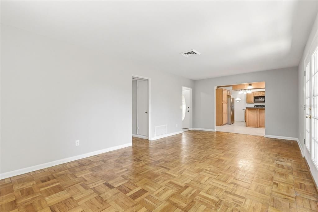 For Sale: $475,000 (3 beds, 2 baths, 1238 Square Feet)