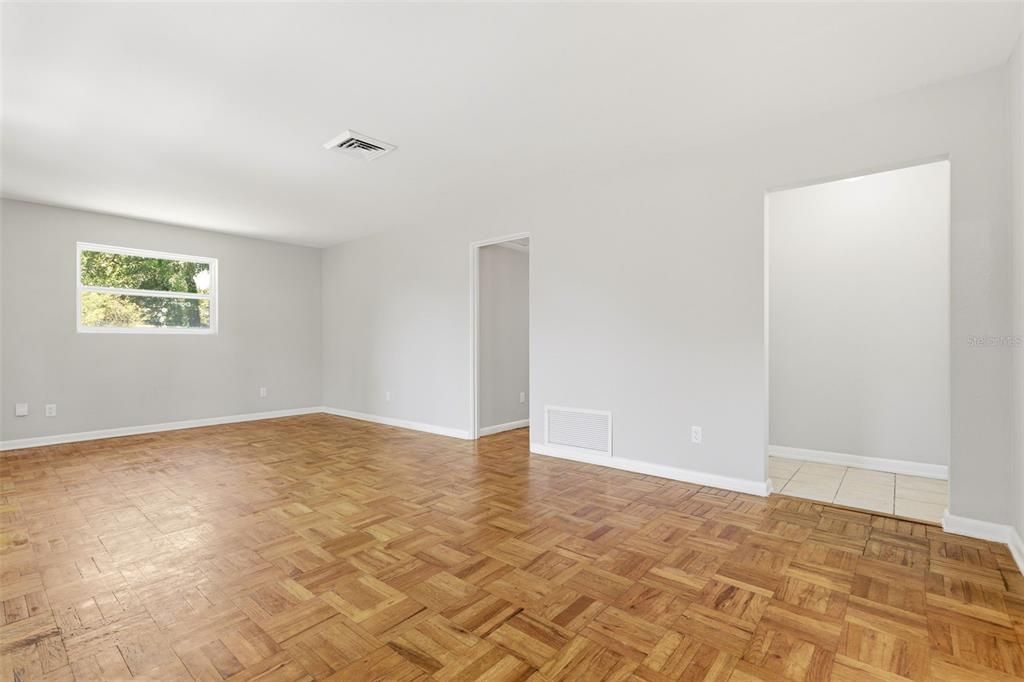 For Sale: $475,000 (3 beds, 2 baths, 1238 Square Feet)