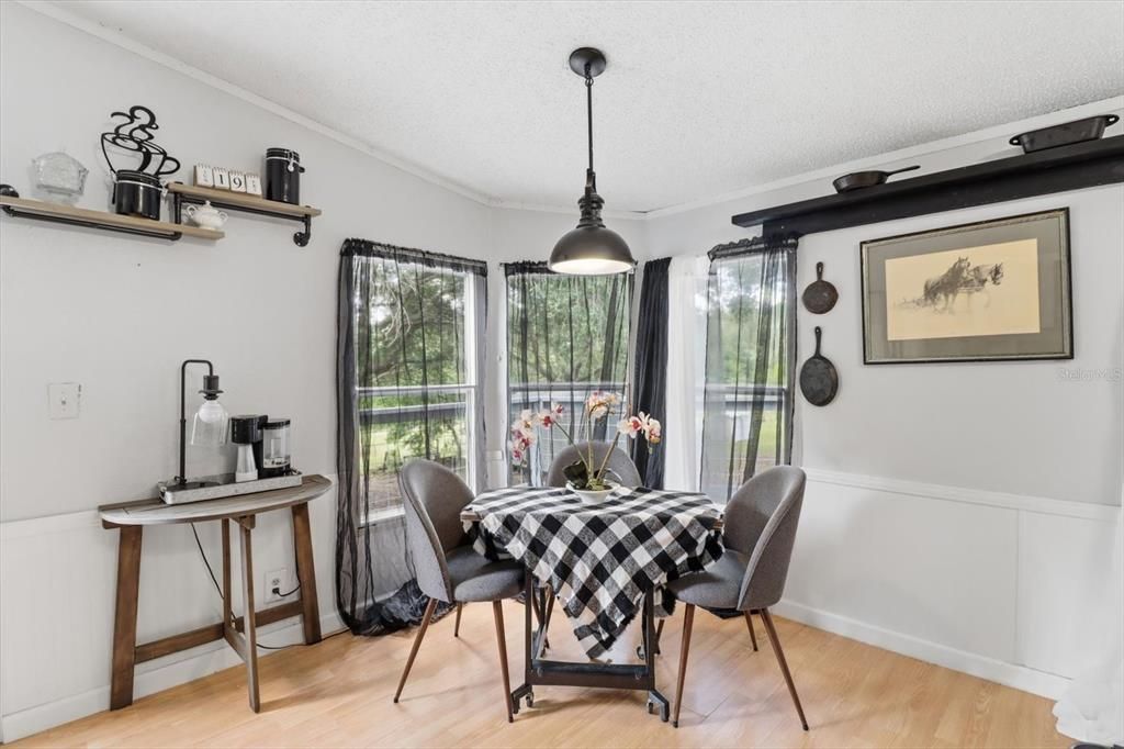 For Sale: $225,000 (3 beds, 2 baths, 1142 Square Feet)