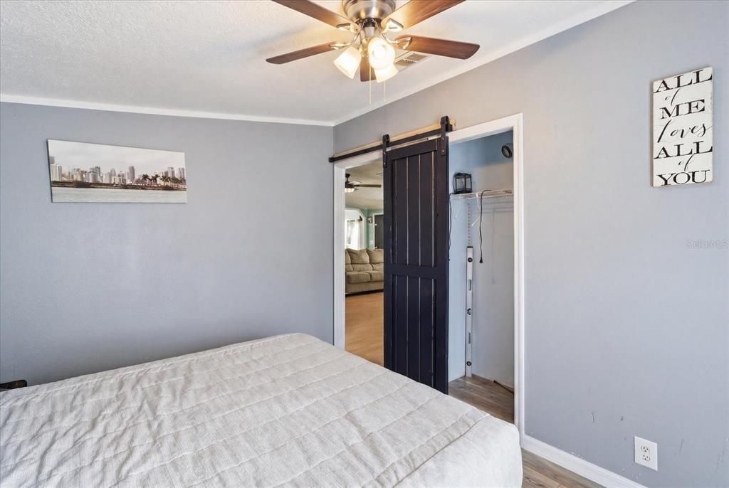For Sale: $225,000 (3 beds, 2 baths, 1142 Square Feet)
